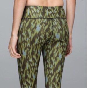 Lulu Wonder Under size 10